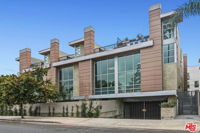 5806 Waring Avenue 14, Los Angeles, CA 90038