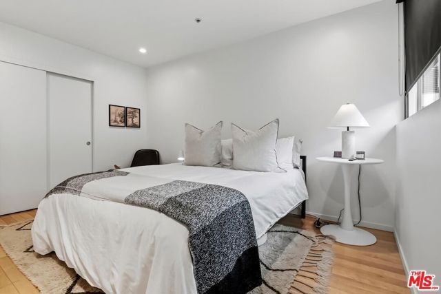 5806 Waring Avenue 14, Los Angeles, CA 90038