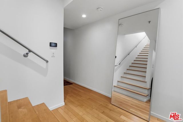 5806 Waring Avenue 14, Los Angeles, CA 90038