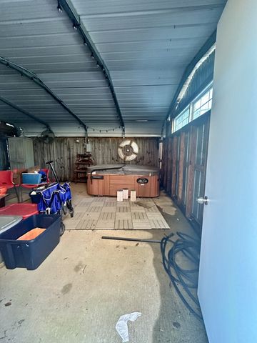 142 S Roberson Rd, Iron City, TN 38463