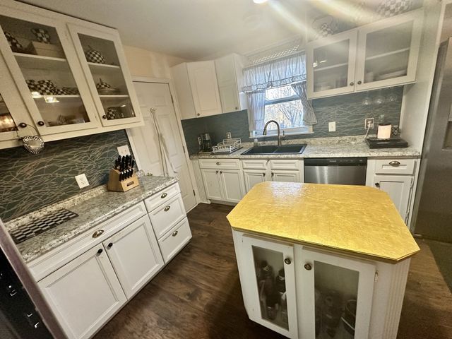 142 S Roberson Rd, Iron City, TN 38463