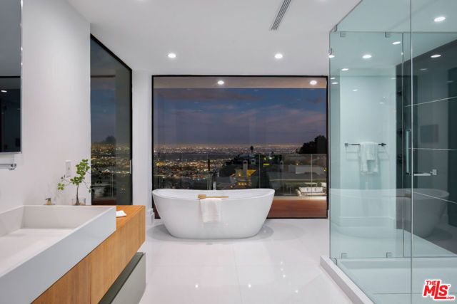 2110 HERCULES Drive, Los Angeles, CA 90046