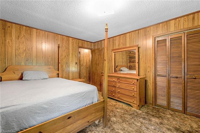180 Mountain Valley Drive, Eden, NC 27288
