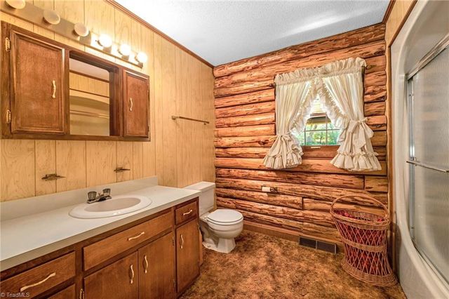 180 Mountain Valley Drive, Eden, NC 27288