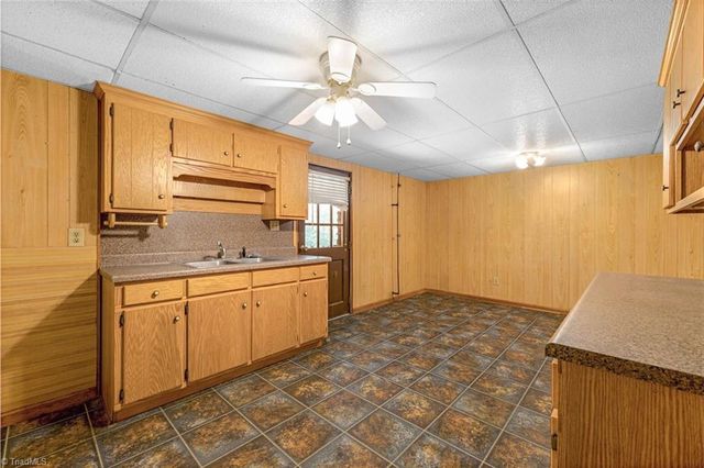 180 Mountain Valley Drive, Eden, NC 27288