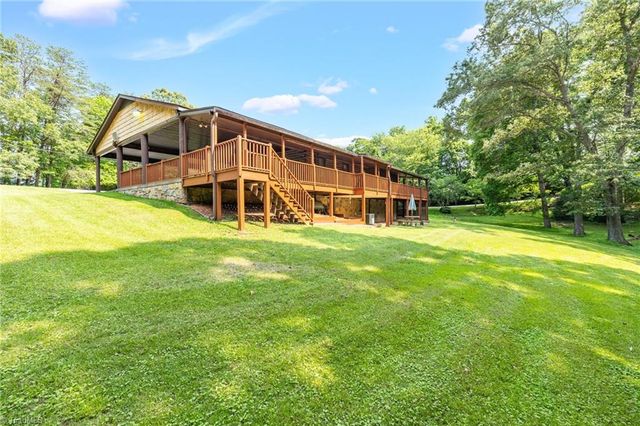 180 Mountain Valley Drive, Eden, NC 27288