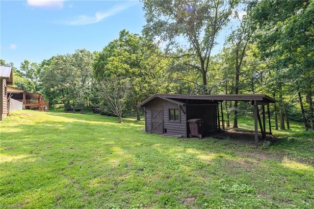 180 Mountain Valley Drive, Eden, NC 27288