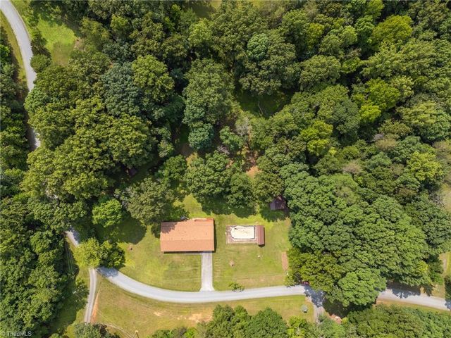 180 Mountain Valley Drive, Eden, NC 27288