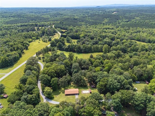 180 Mountain Valley Drive, Eden, NC 27288