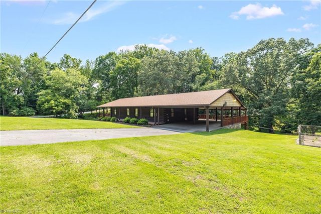 180 Mountain Valley Drive, Eden, NC 27288
