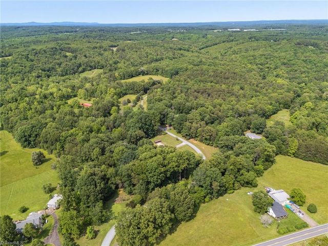 180 Mountain Valley Drive, Eden, NC 27288