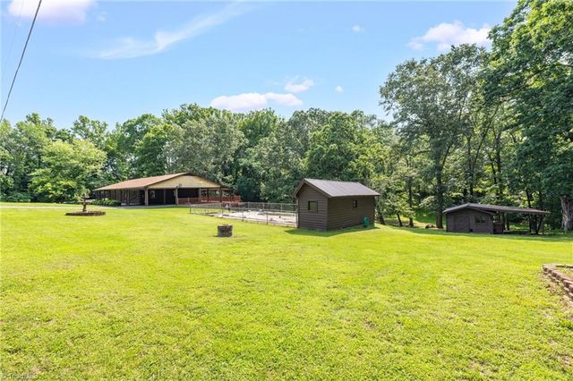 180 Mountain Valley Drive, Eden, NC 27288