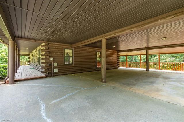 180 Mountain Valley Drive, Eden, NC 27288