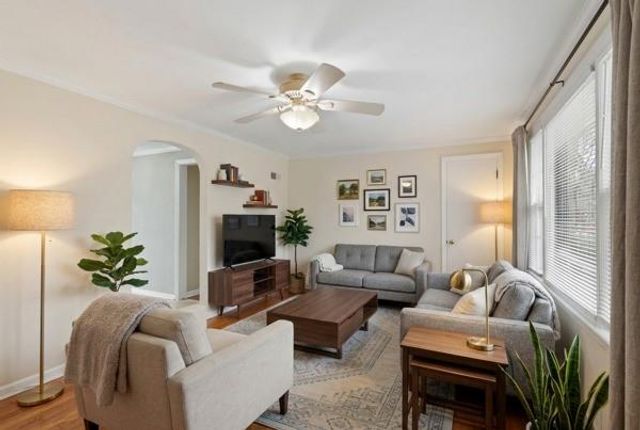 9623 E 32nd Street S, Independence, MO 64052