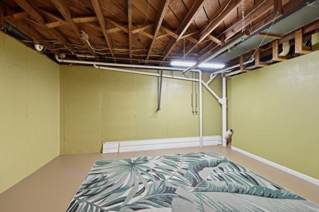 9623 E 32nd Street S, Independence, MO 64052