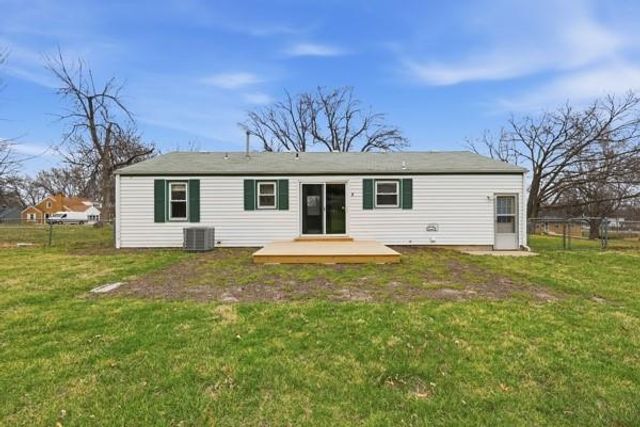 9623 E 32nd Street S, Independence, MO 64052