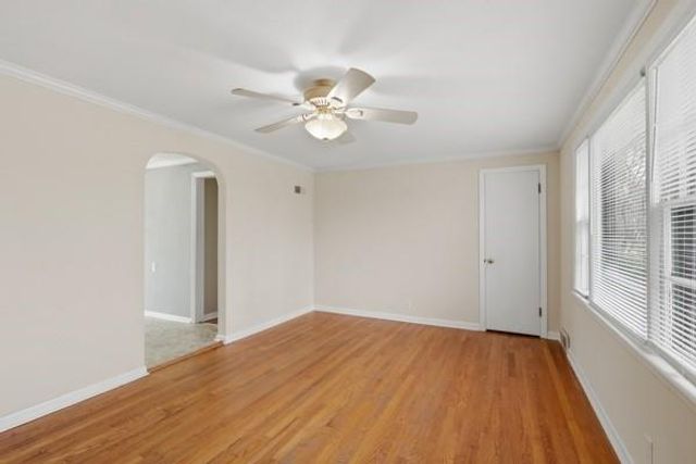 9623 E 32nd Street S, Independence, MO 64052