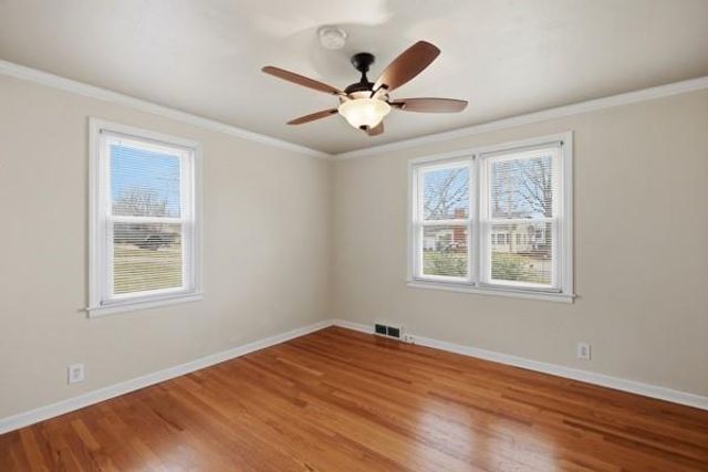 9623 E 32nd Street S, Independence, MO 64052