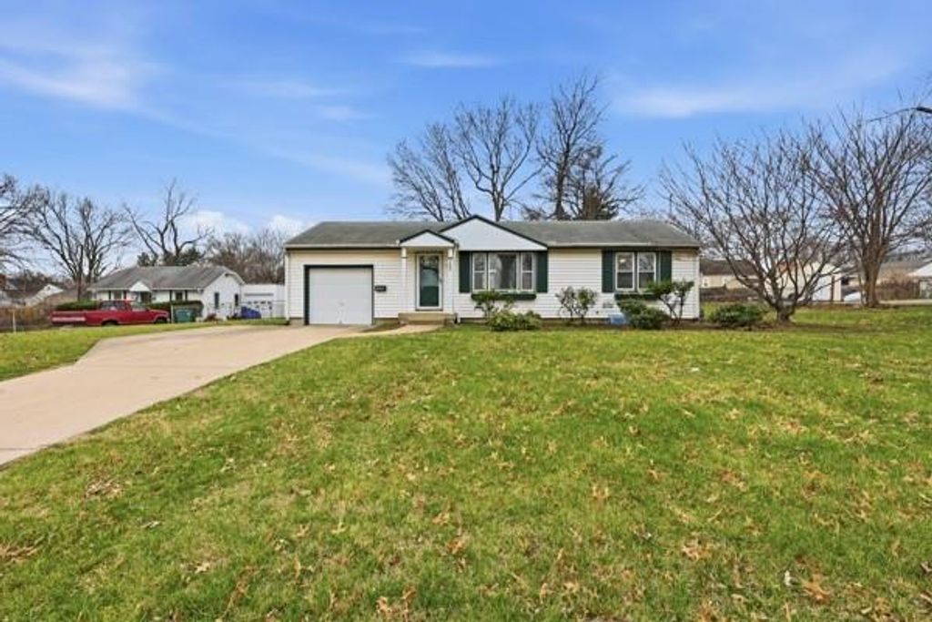 9623 E 32nd Street S, Independence, MO 64052