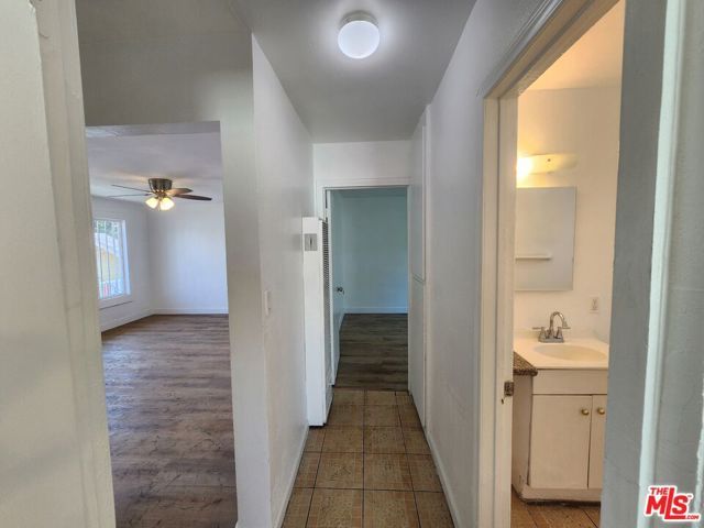 1499 W 35th Place 4, Los Angeles, CA 90018