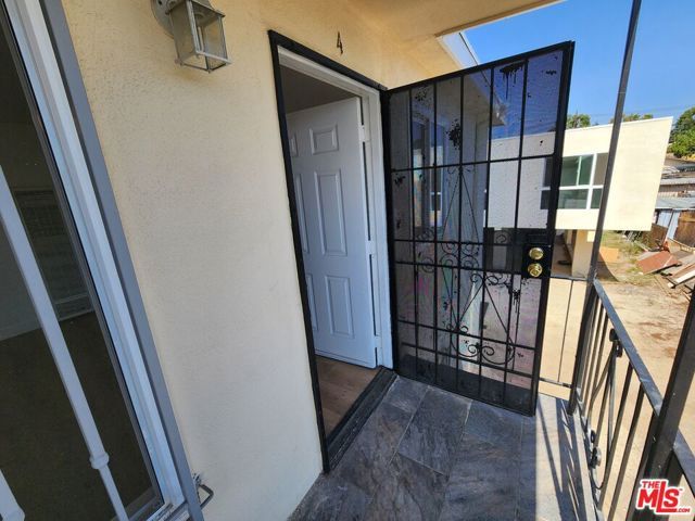 1499 W 35th Place 4, Los Angeles, CA 90018