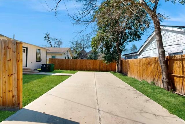 3241 Reeves Street, Houston, TX 77004