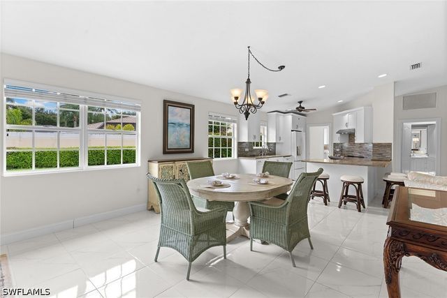 3210 Barbados LN, Naples, FL 34119