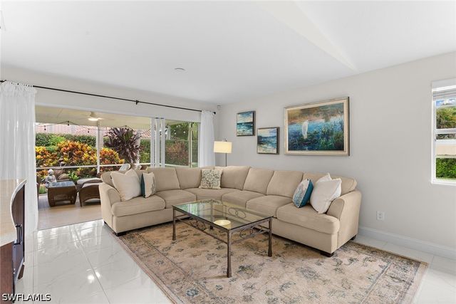 3210 Barbados LN, Naples, FL 34119