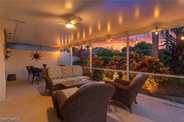 3210 Barbados LN, Naples, FL 34119
