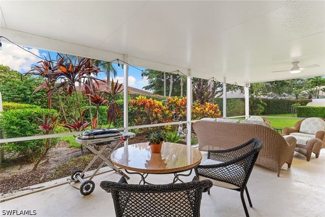 3210 Barbados LN, Naples, FL 34119