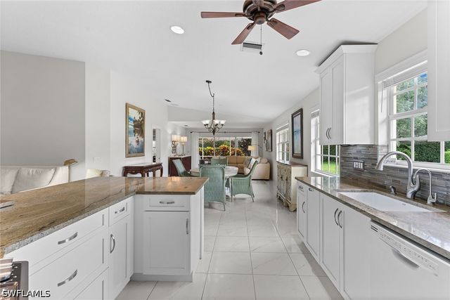 3210 Barbados LN, Naples, FL 34119