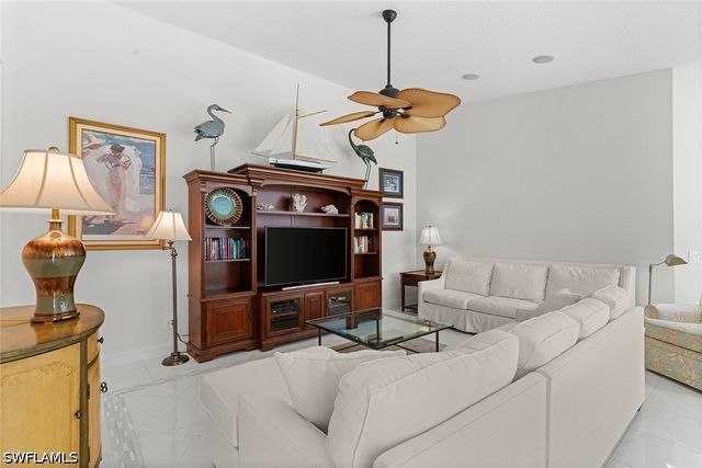 3210 Barbados LN, Naples, FL 34119