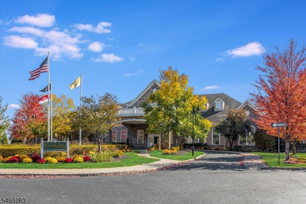 98 Quarry Dr B2, Woodland Park, NJ 07424 — exterior