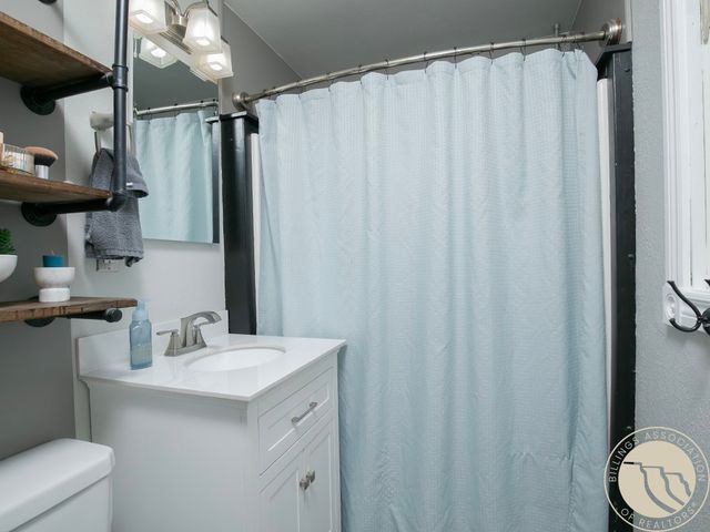 528 N Lakeview Dr, Billings, MT 59105