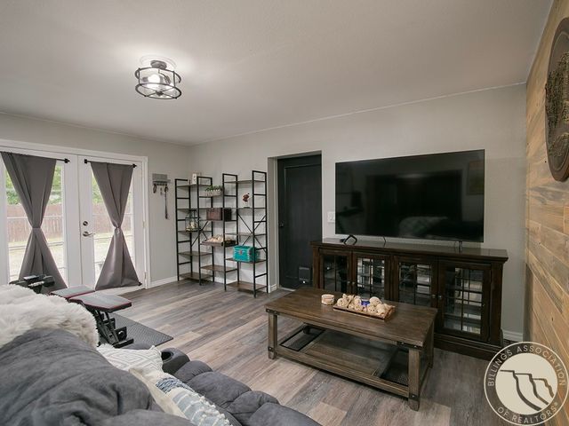 528 N Lakeview Dr, Billings, MT 59105