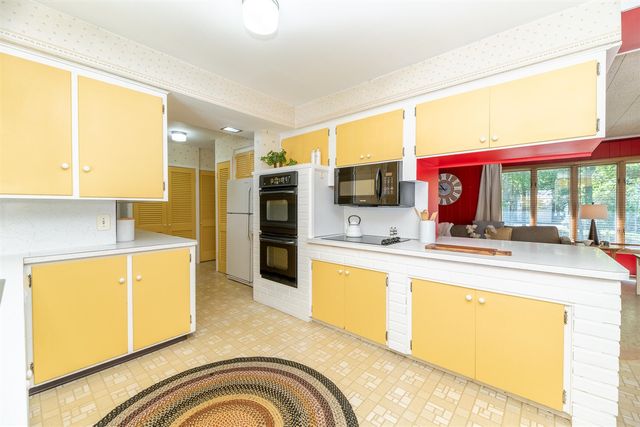 8620 S Westnedge Avenue, Portage, MI 49002