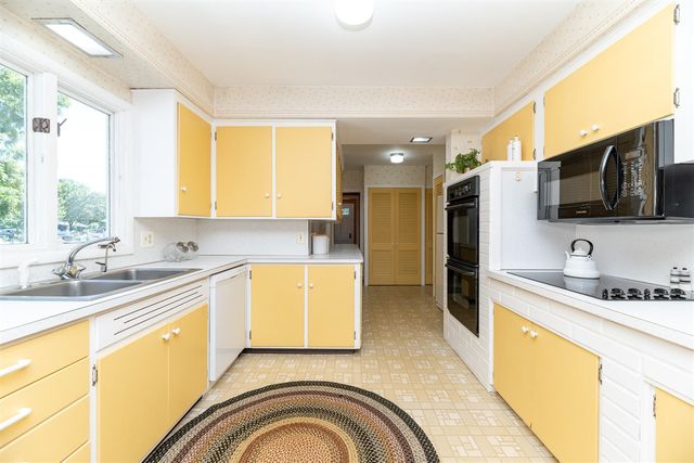 8620 S Westnedge Avenue, Portage, MI 49002