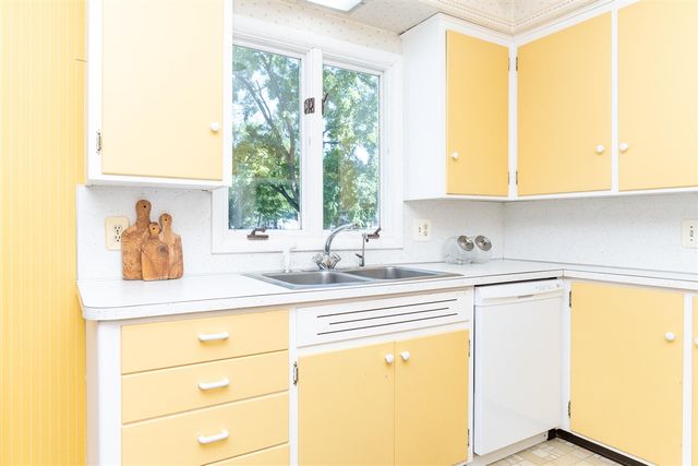 8620 S Westnedge Avenue, Portage, MI 49002