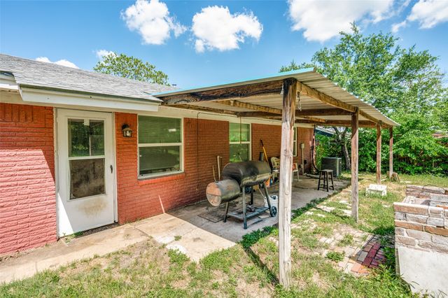 4744 Richard Street, Forest Hill, TX 76119