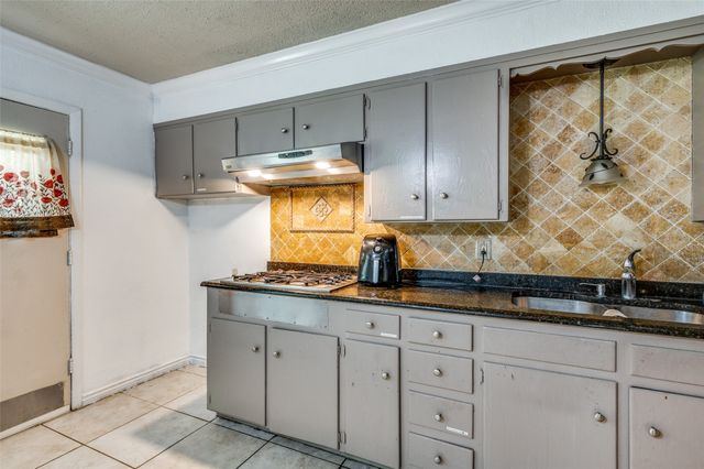 4744 Richard Street, Forest Hill, TX 76119