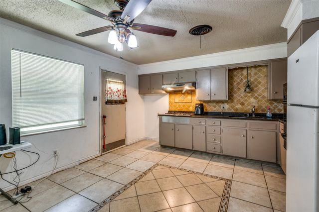 4744 Richard Street, Forest Hill, TX 76119
