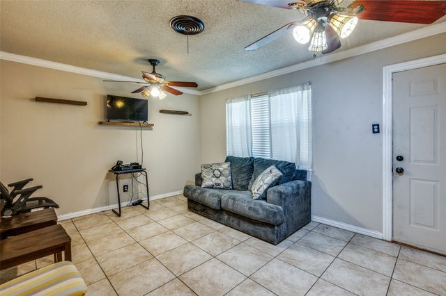 4744 Richard Street, Forest Hill, TX 76119