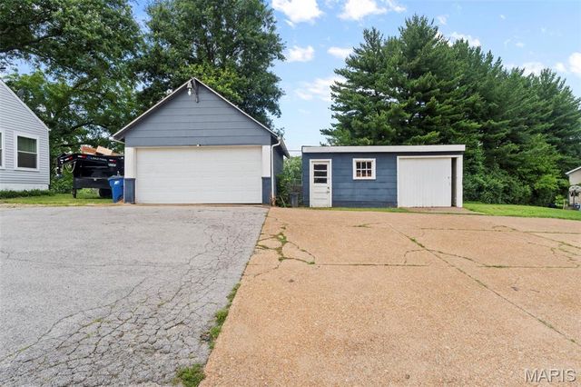 13600 Old Halls Ferry Road, Florissant, MO 63033