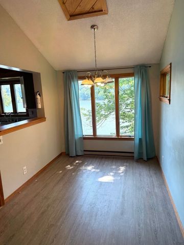 8 Julia Ann Dr, Holland, MA 01521