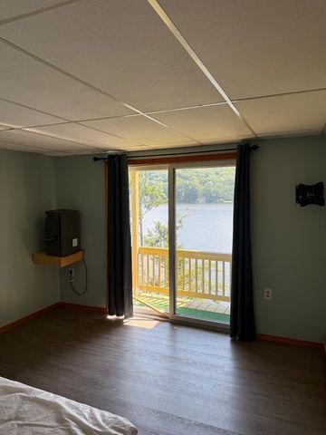 8 Julia Ann Dr, Holland, MA 01521