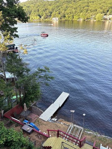 8 Julia Ann Dr, Holland, MA 01521