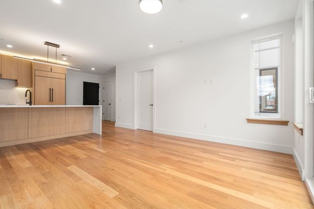 58 Kent U303, Brookline, MA 02445