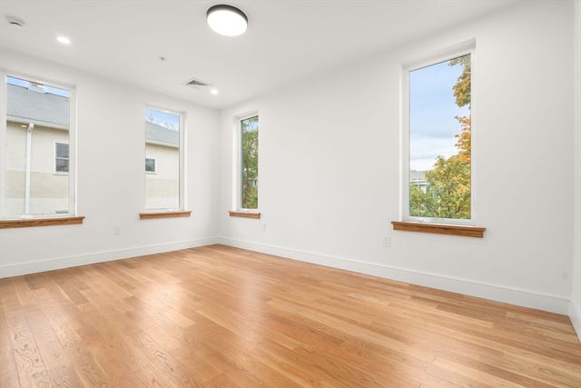 58 Kent U303, Brookline, MA 02445