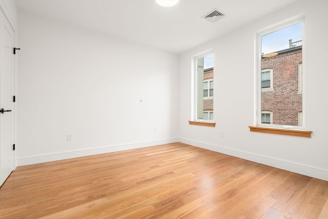 58 Kent U303, Brookline, MA 02445