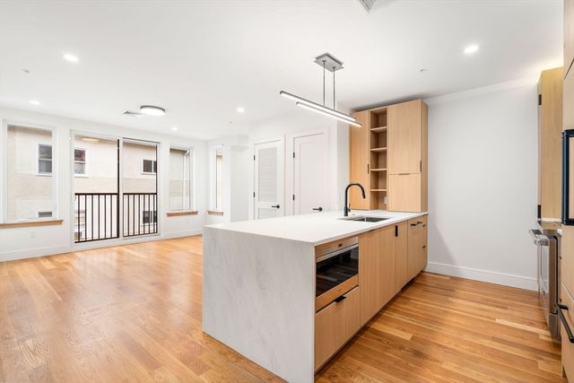 58 Kent U303, Brookline, MA 02445